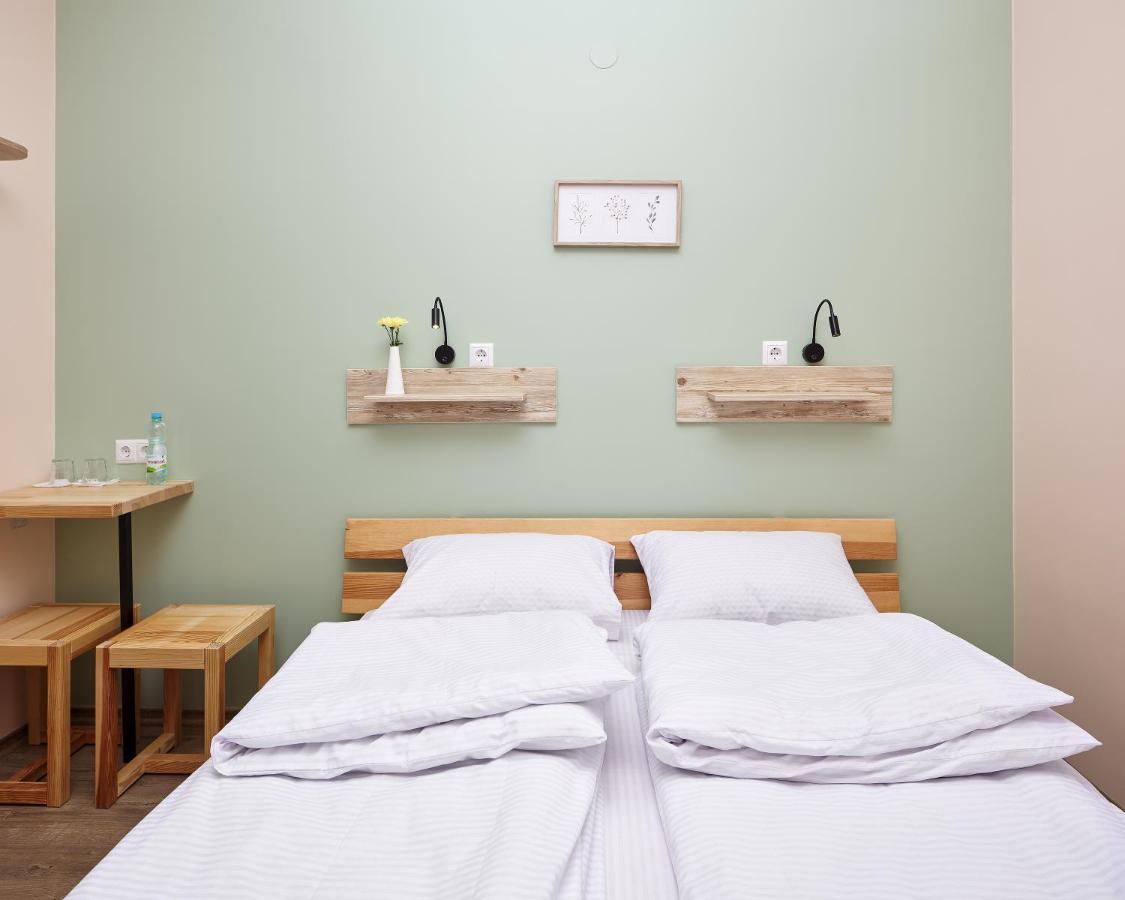 Dream Hostel Khmelnytskyi エクステリア 写真