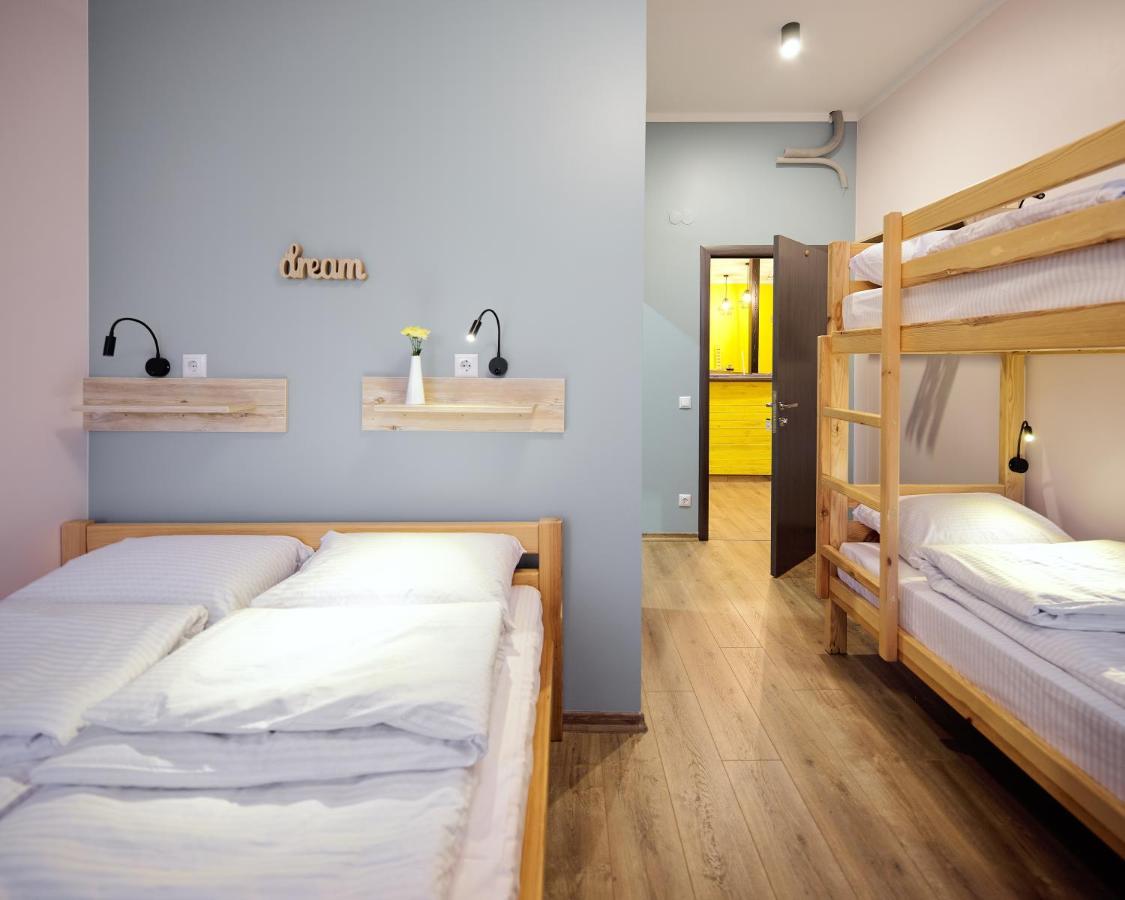 Dream Hostel Khmelnytskyi エクステリア 写真