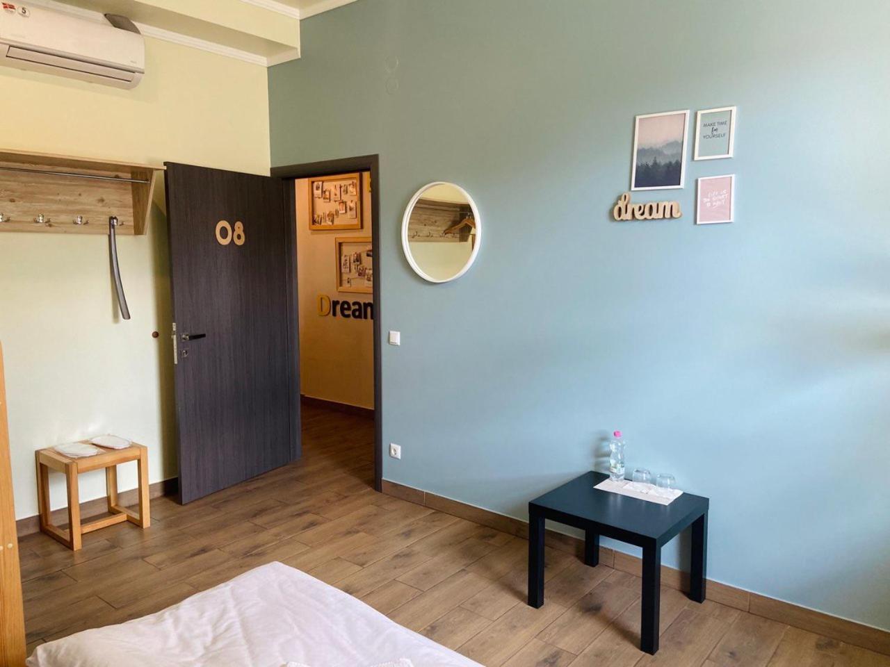 Dream Hostel Khmelnytskyi エクステリア 写真