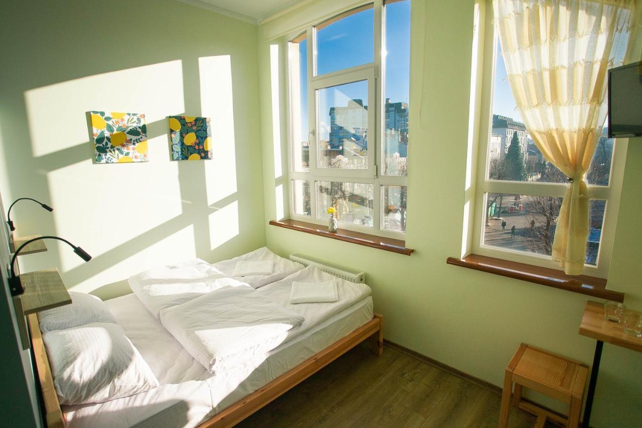 Dream Hostel Khmelnytskyi エクステリア 写真