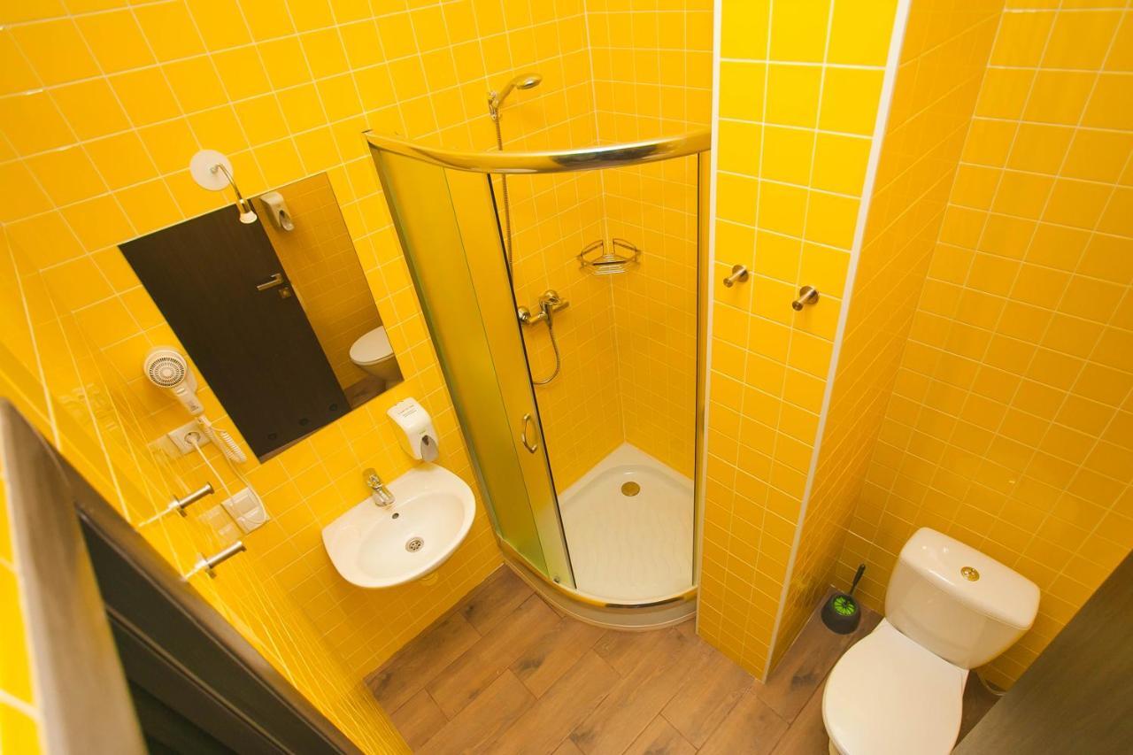 Dream Hostel Khmelnytskyi エクステリア 写真