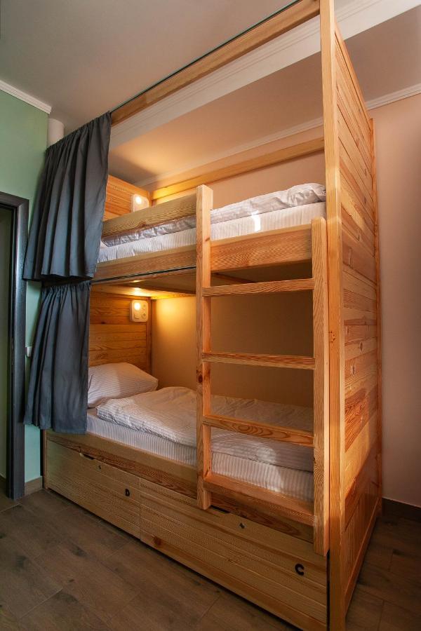Dream Hostel Khmelnytskyi エクステリア 写真