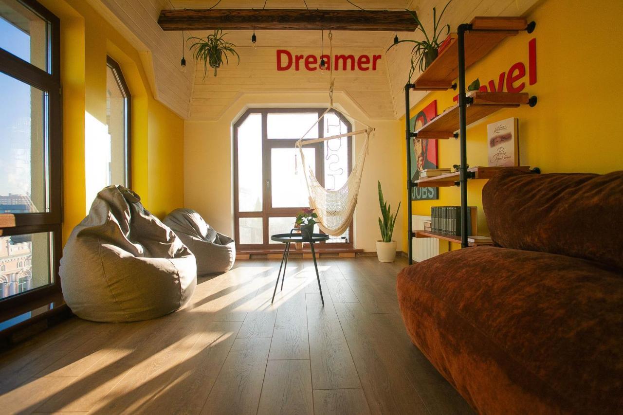 Dream Hostel Khmelnytskyi エクステリア 写真